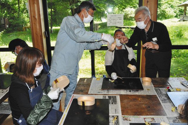 漆塗り伝統の技に触れる 塩尻で漆器制作講座 中日新聞web 漆塗り伝統の技に触れる 塩尻で漆器制作講座 中日新聞web