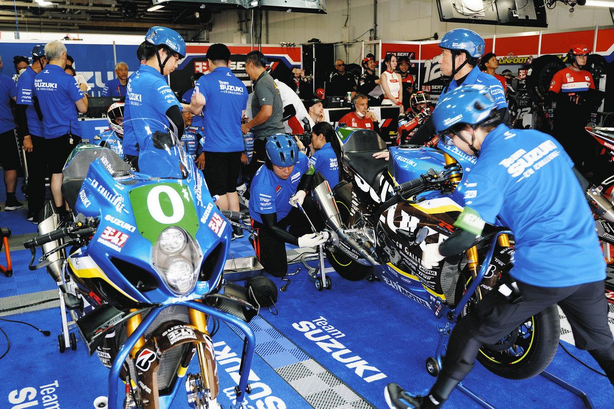 鈴鹿8耐で強豪と競り合い7位、チームスズキはただ速いだけじゃない