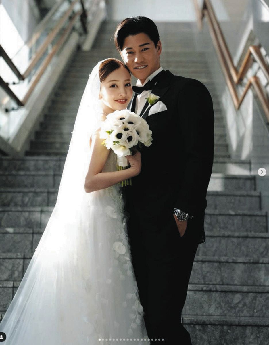 ◇板野友美、純白ウエディングショット【写真複数】：中日スポーツ