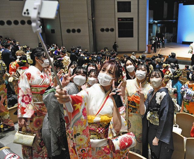 石川】新成人 徹底管理で晴れ姿 県内 式典始まる：北陸中日新聞Web