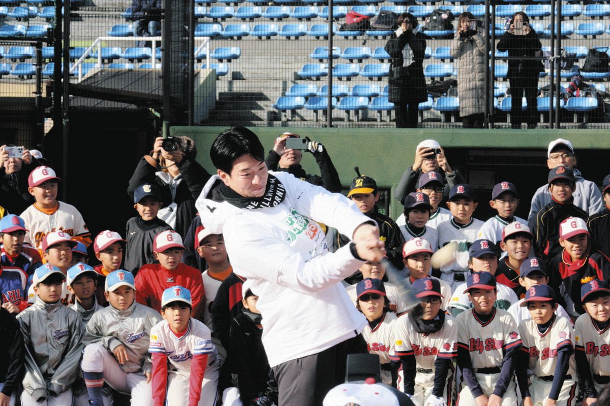 巨人新加入の松本剛、来季「1番・中堅」「20盗塁」に意欲 「打って守っ