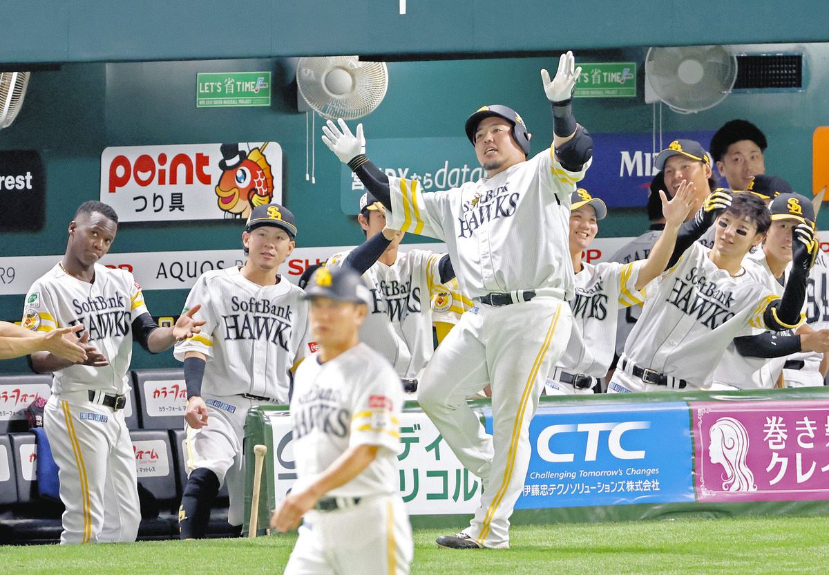 絶好調のソフトバンク・山川穂高、チームの強さの秘訣明かす「野球が上手。特に守備が完璧」【csファイナル】：中日スポーツ・東京中日スポーツ