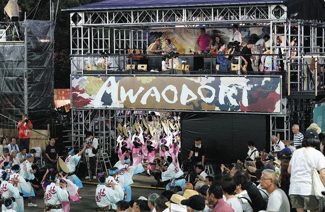 阿波おどり20万円」「ねぶた100万円」お祭り桟敷席プレミア化、海外の