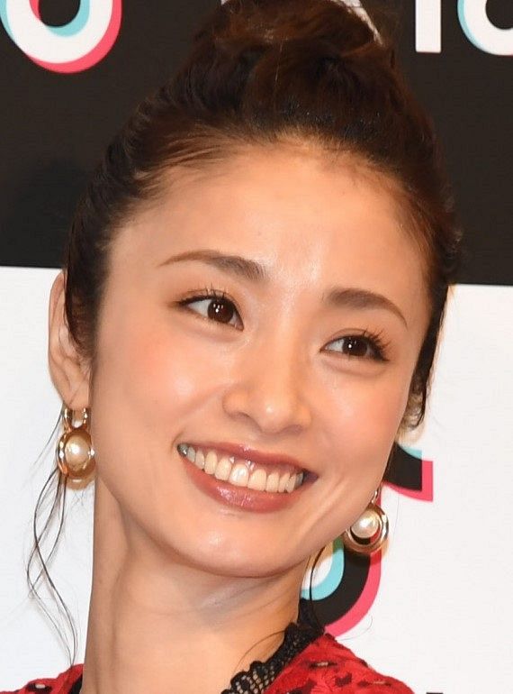 上戸彩 橋田壽賀子さんと近年会えず 私の記憶の中で笑っていらっしゃる 渡鬼 出演 大切な宝物 中日スポーツ 東京中日スポーツ 上戸彩 橋田壽賀子さんと近年会えず 私の記憶の中で笑っていらっしゃる 渡鬼 出演 大切な宝物 中日スポーツ 東京中日スポーツ