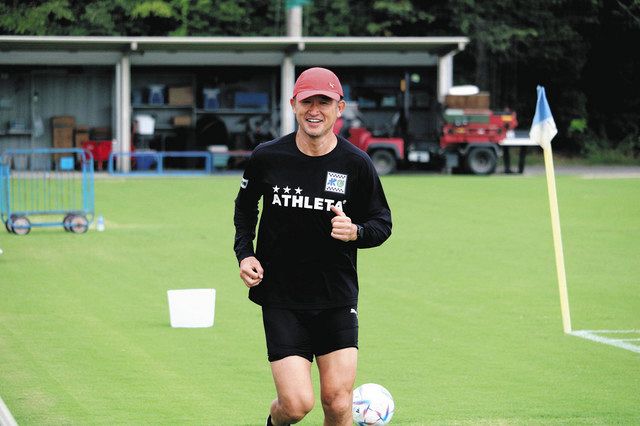 カズは試合前練習に参加 鈴鹿ポイントゲッターズと名古屋グランパス練習試合 中日スポーツ 東京中日スポーツ