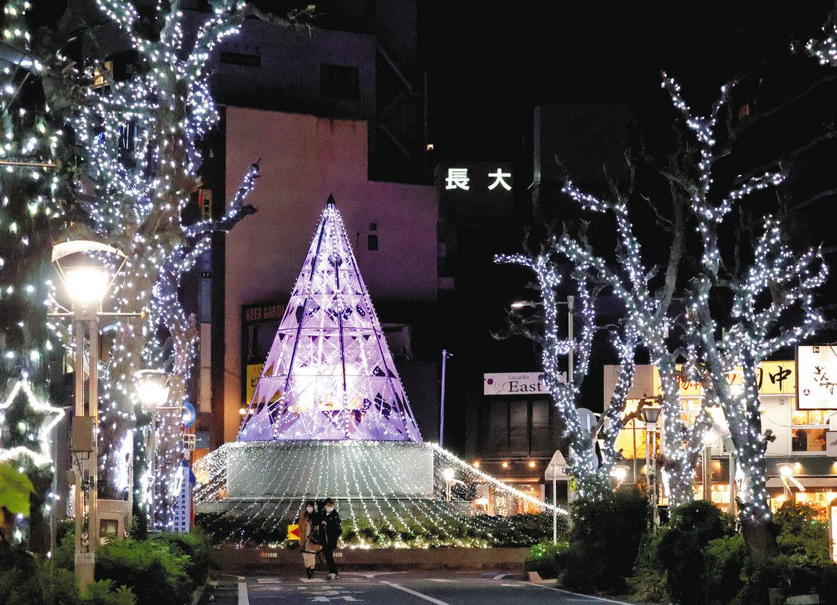18万球彩る白銀の世界 一宮駅前でイルミ点灯式：中日新聞Web