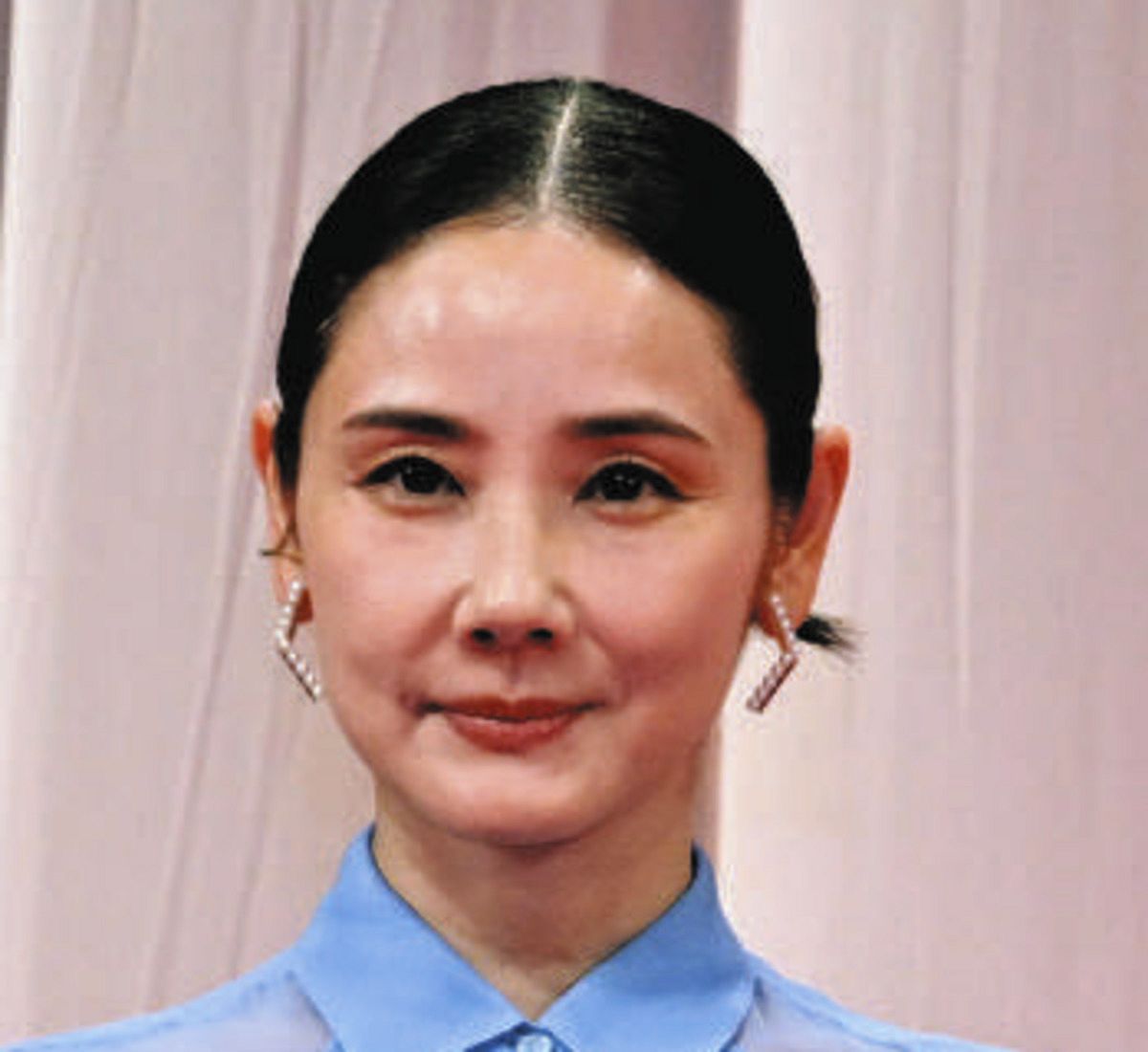エッ別人？」「美しくてぞくぞく」吉田羊、舞台の劇中キービジュアル 