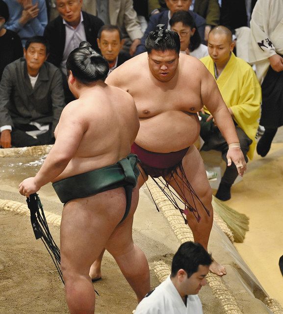 御嶽海、錦木に敗れ４敗 大相撲夏場所１０日目：中日新聞Web