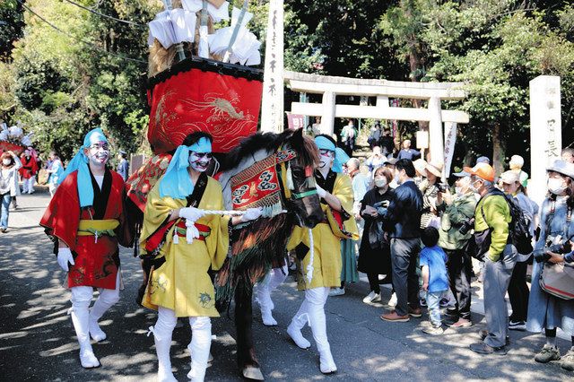 華やか飾り馬、４年ぶりの勇姿 知多・日長神社で「御馬頭まつり」：中日新聞Web