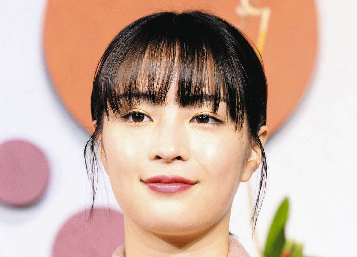 広瀬すず、まさかの“巾着袋スタイル”でお気に入りの衣装紹介に…ネット