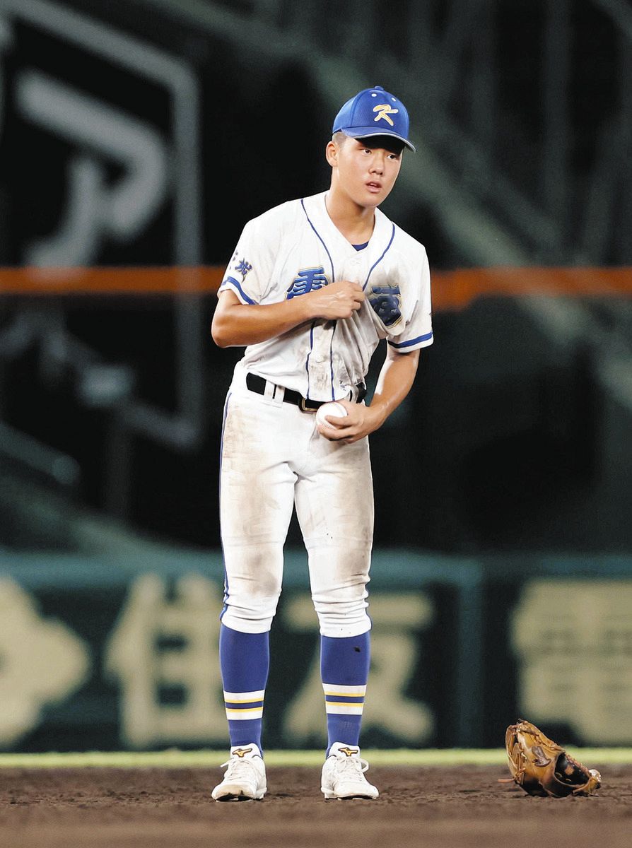 内野ゴロが鎖骨付近に直撃も…ボールがない！？霞ケ浦・加藤龍