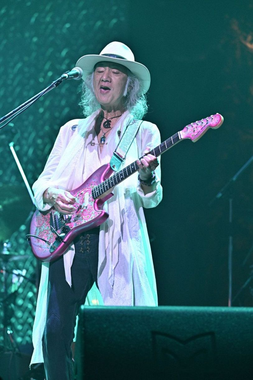 Charの古希を祝福 奥田民生、布袋寅泰ら豪華アーティストが武道館に