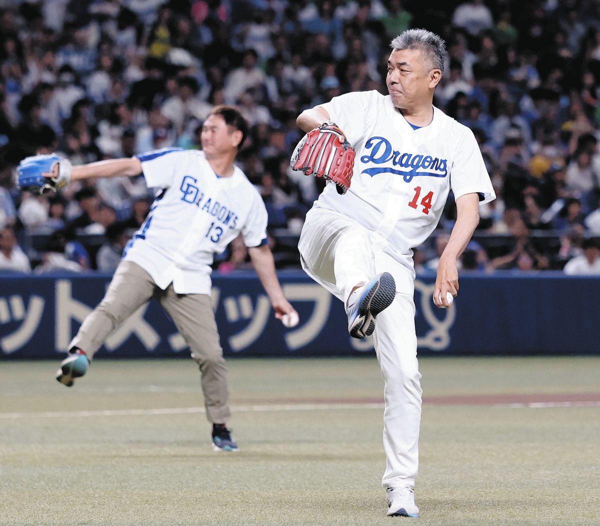 今中慎二さんらレジェンド投手＆捕手が来場、セレモニアルピッチ務める