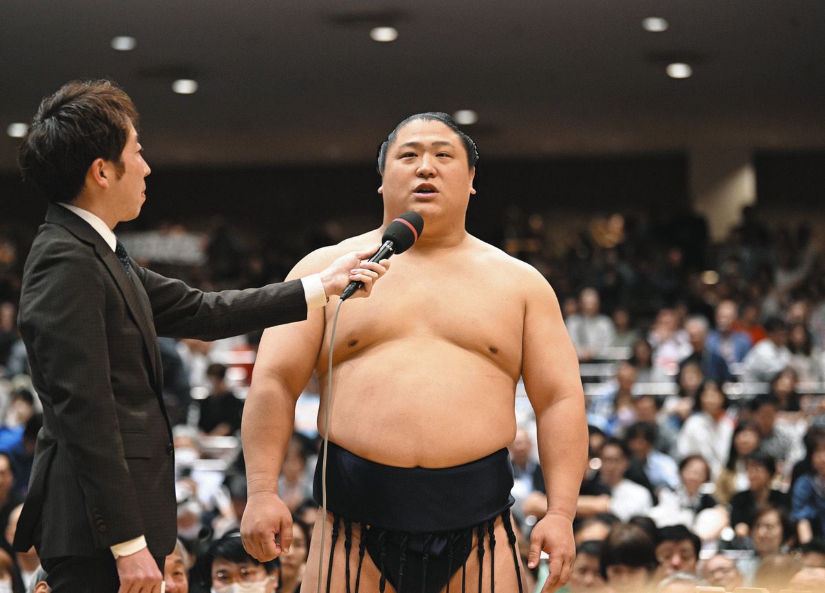 今日 の 相撲 の 優勝 者
