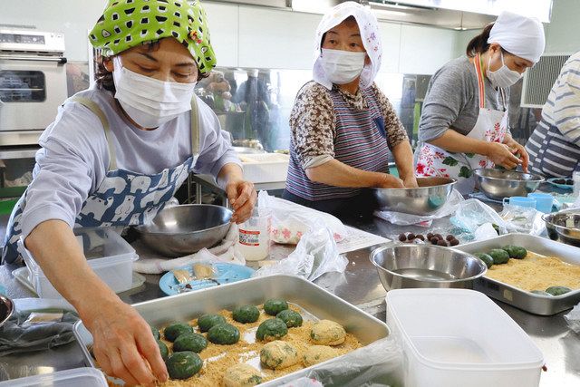 ベテランの味 草団子を指南 ｊａ小松市女性部 伝承料理学ぶ 北陸中日新聞web