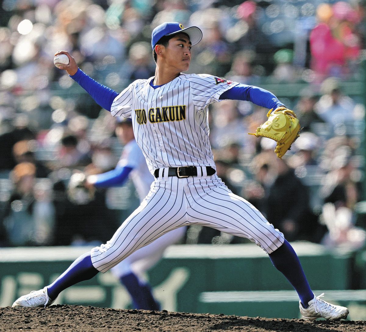 中央学院の颯佐心汰内野手が救援で二刀流デビュー 先制打も「次は打つ