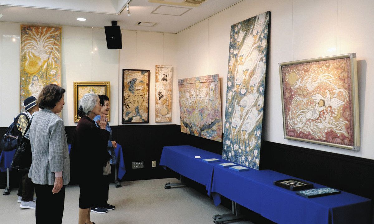 懐かしく優しい心象世界 浜松出身・草笛さんが森町で草木染絵展：中日