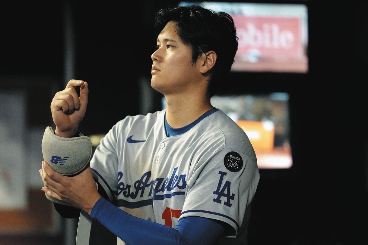 ［超貴重］大谷翔平　2018 Leaf ROOKIE #FL-01他１　マロン様 💫🎨💫✨ MLB公式が大谷選手の1000安打を映像で表現してくれまし