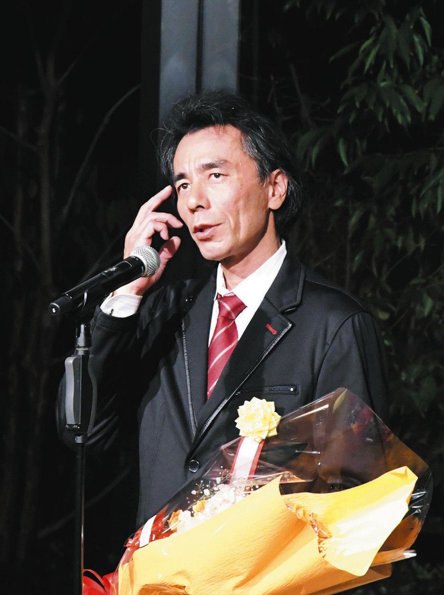大津出身・永田淳さんの歌集「光の鱗」 23年の佐藤佐太郎短歌賞に：中
