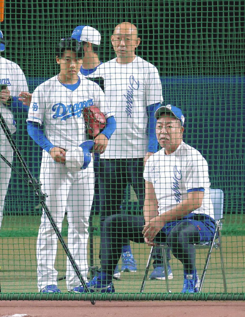 中日の高卒1年目”無印”左腕に首っ丈 球威…投げっぷり…井上一樹監督