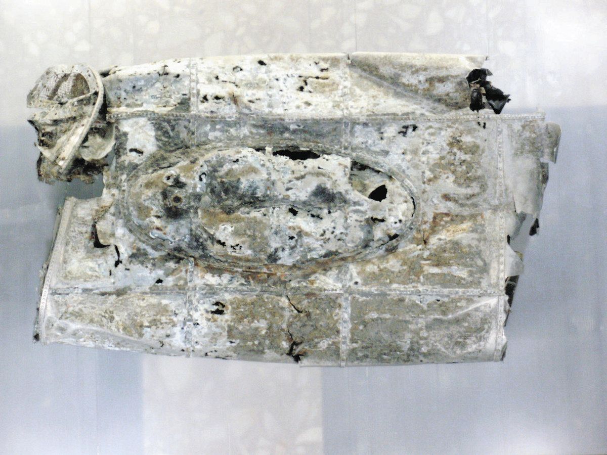 遠州灘に眠る平和の使者、今の姿は 降伏文書運ぶ途中で不時着、緑十字