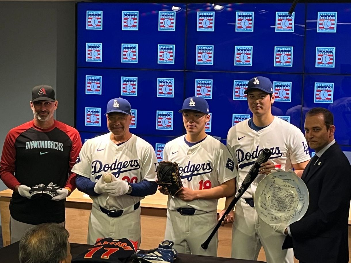 MS】緊急入荷！イチロー直筆サイン米国野球殿堂ロゴ入りMLB公式