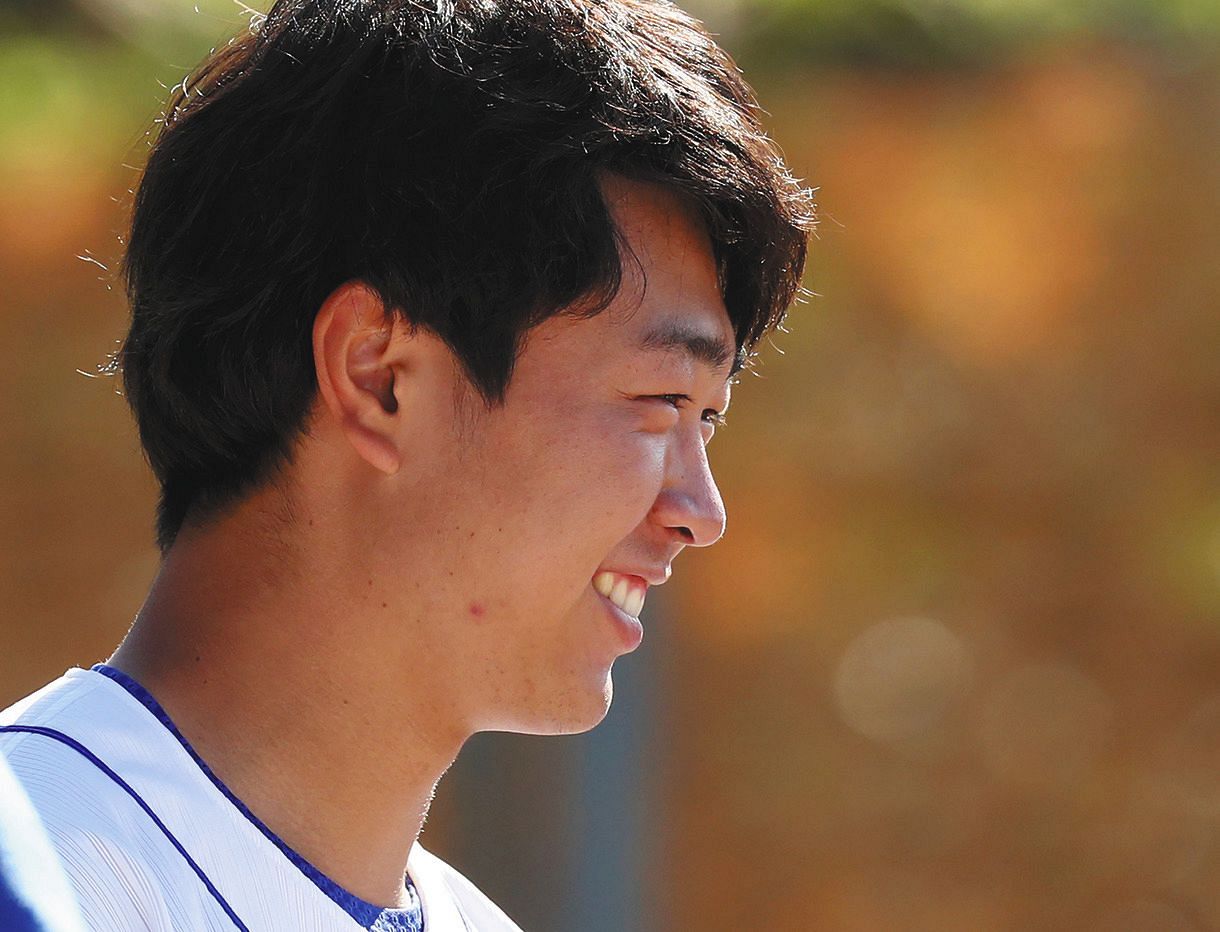 明るい表情で練習に臨む高橋宏