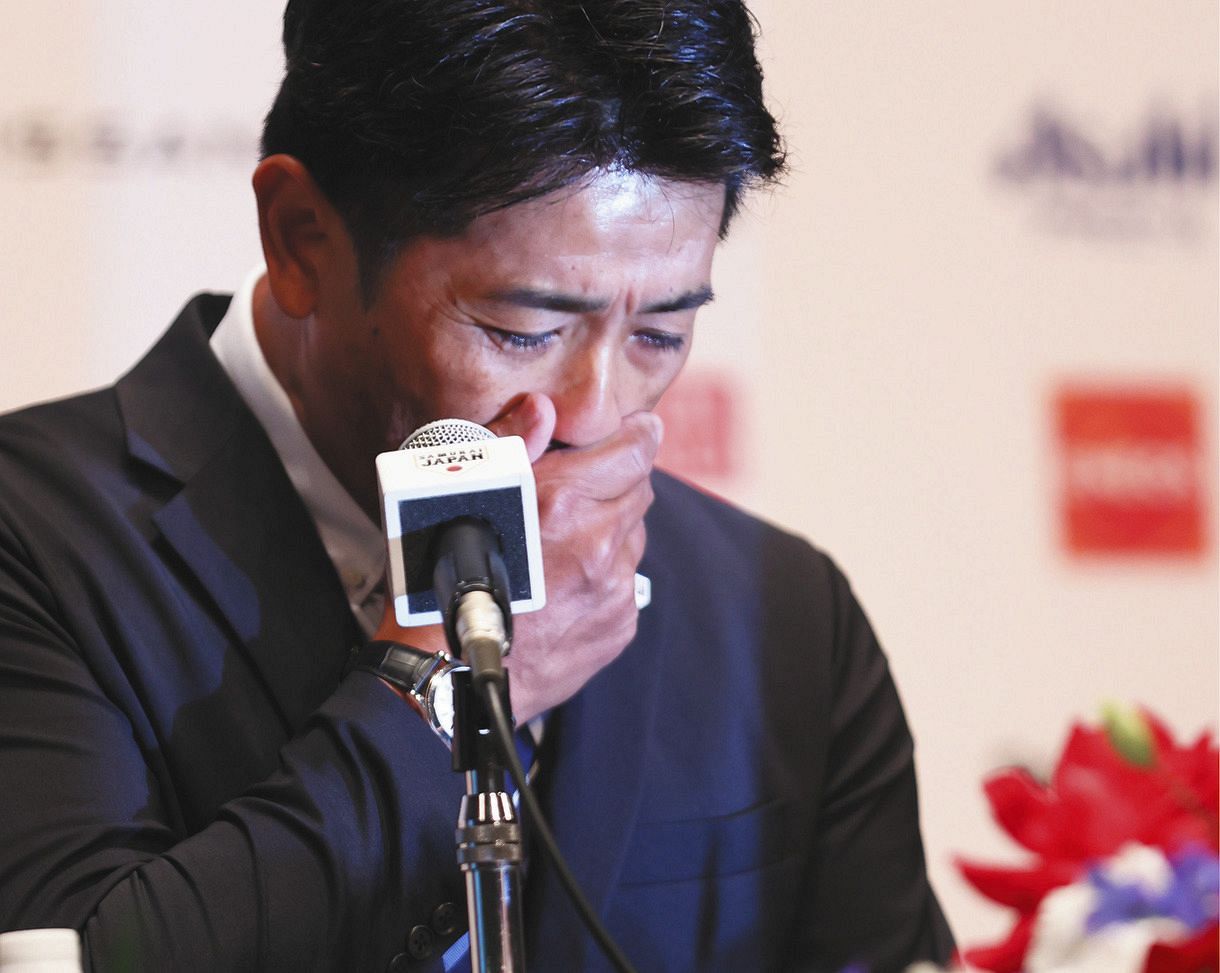 野村克也さん墓前に“金”報告…涙の侍・稲葉監督「直接、お会いして報告 