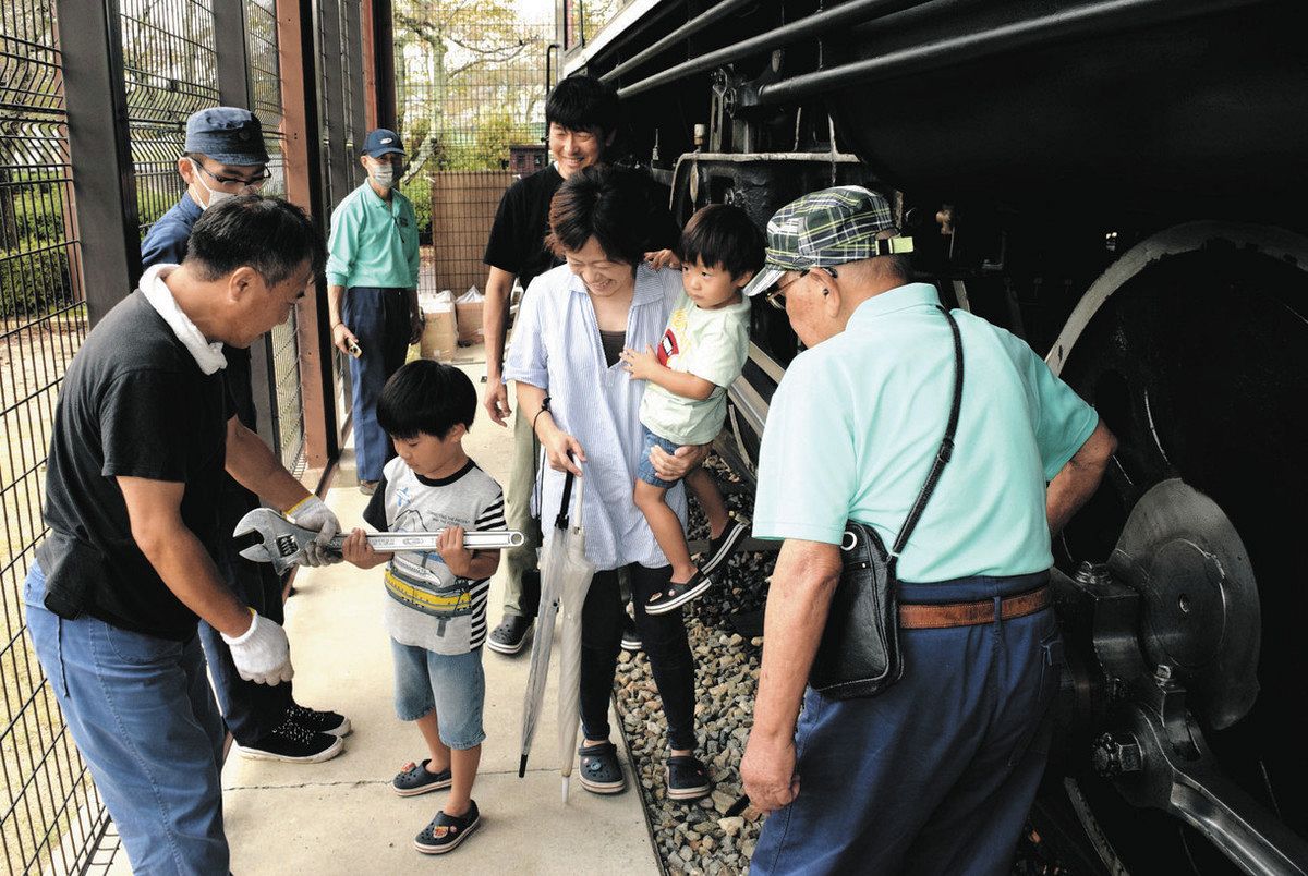 静態保存のD51を間近に 中津川で子ども向け見学会：中日新聞Web