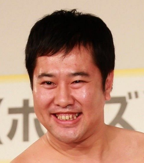 とにかく明るい安村『ありのままに』衝撃ビジュアルで音楽デビュー 「紅白間に合うかも」同業者にも波紋:中日スポーツ・東京中日スポーツ