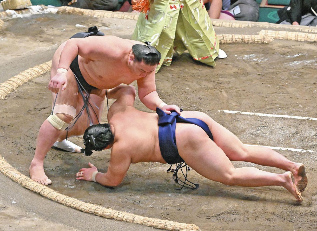 新入幕から10年かけて幕内初勝ち越し 東龍「長かったですね」35歳8カ月 