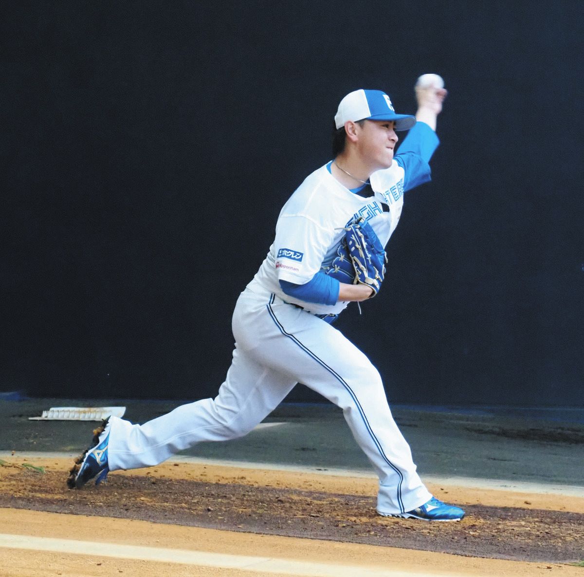 日本ハム】昨季最優秀中継ぎの河野竜生、ブルペンで55球 「無駄なく 