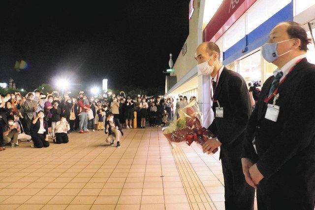 石川 イオン御経塚 23年の歴史幕 大勢の買い物客 北陸中日新聞web