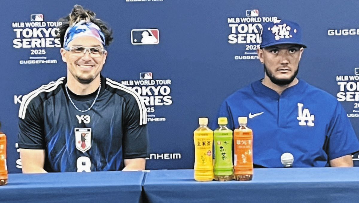ドジャース・”キケ”ヘルナンデス サッカー日本代表ユニで会見 東京