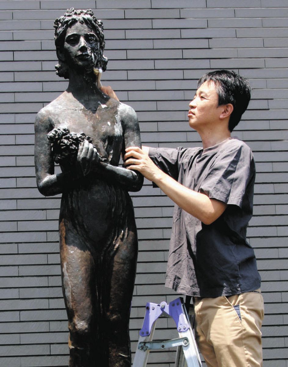 浜松市内の彫刻を一緒に磨こう！ 高嶋さんが「みまもり隊」活動 「触る