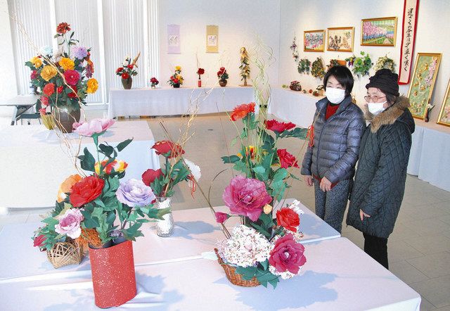 和紙の花々 華やか せせらぎ会 鯖江で作品展 中日新聞web