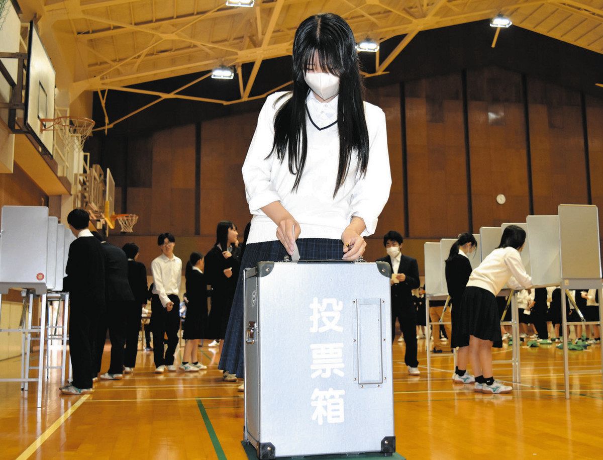 若者よ「投票へGO！」 東海市選管が東海樟風高で出前講座：中日新聞Web