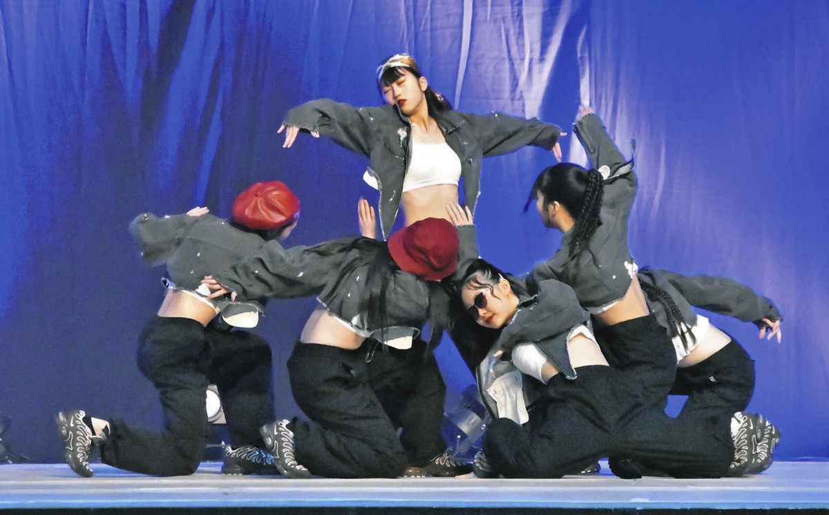 県内外800人がダンスで熱狂 サンドーム福井で「クロスチェンジ」：中日