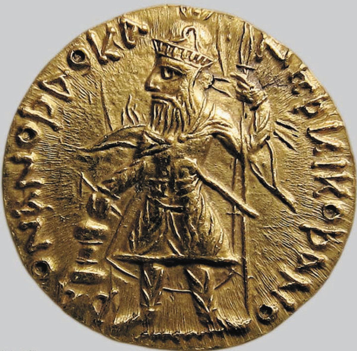 当時の高い職人技術見て 磐田でシルクロード貨幣を紹介する展示：中日