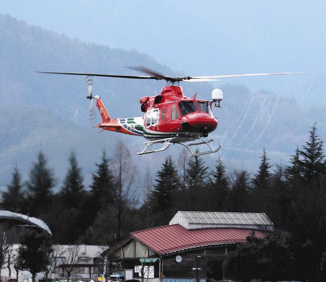 県防災ヘリ新機 松本到着 墜落から３年 事故防止へ新機能 中日新聞web