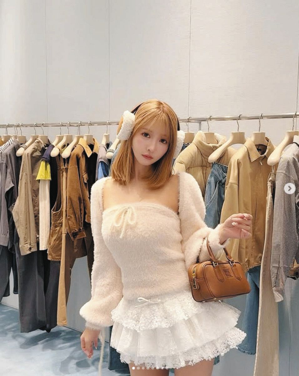 三上悠亜着用★ニットガーデ 三上悠亜、ヒョウ柄ミニスカ＆半袖ニット姿公開に「可愛いくて美し