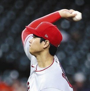 Mlb 出場するたびに歴史を紐解く大谷翔平 10奪三振の投手が同じ試合で別の守備 位置につくのは1900年以降3人目と米メディア 中日スポーツ 東京中日スポーツ