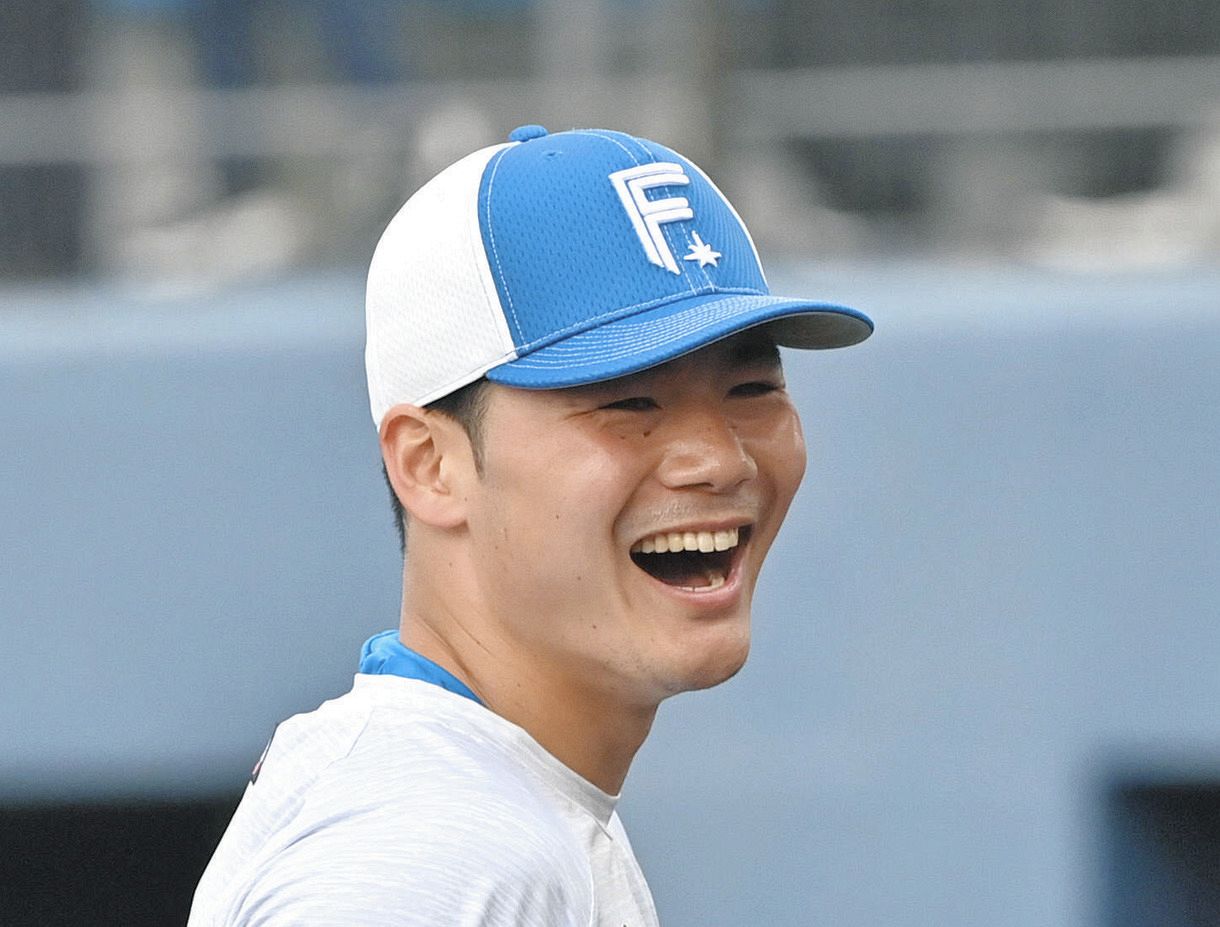 【日本ハム】清宮幸太郎が右膝に違和感訴える…検査『異常なし』も大事を取って数試合休養へ:中日スポーツ・東京中日スポーツ