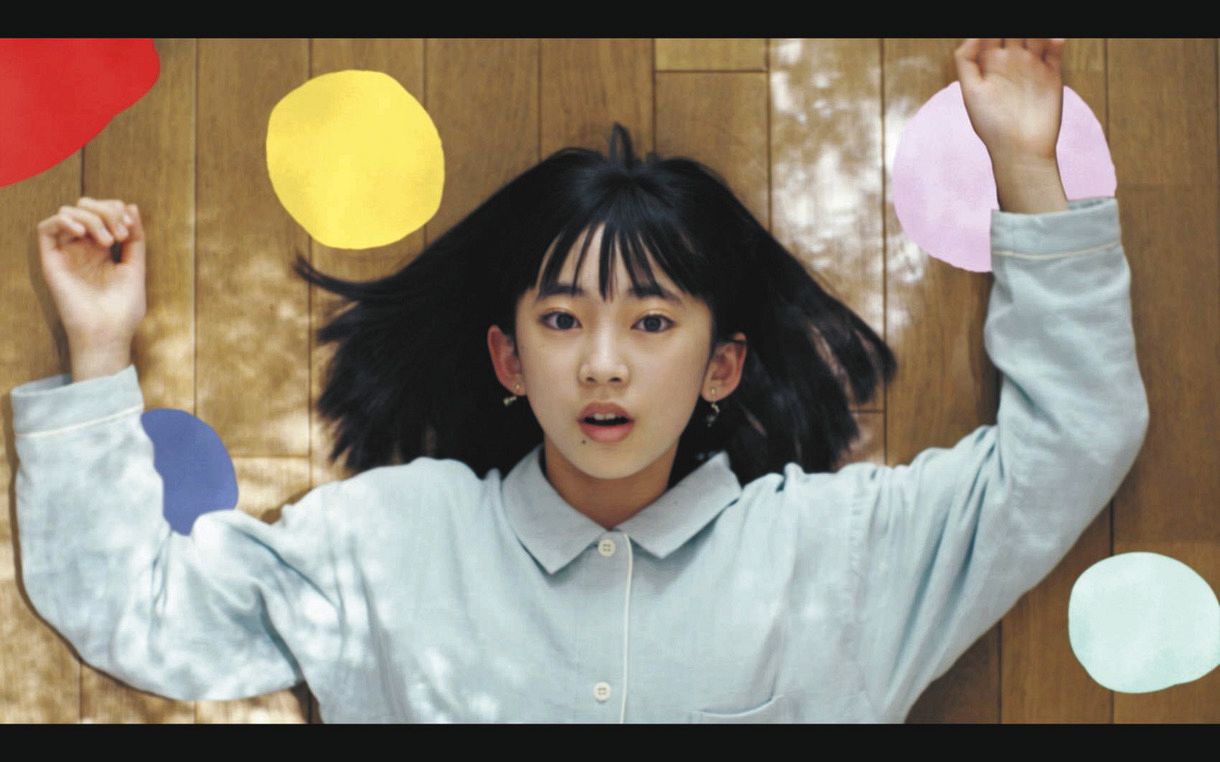 近藤華 熱量とセンスに背筋が伸びた」菅田将暉のニューアルバムMVで14歳の後輩女優・近藤華が一人三役：中日スポーツ・東京中日スポーツ