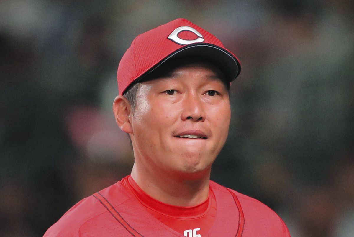 がけっぷち新井貴浩監督「楽しみじゃないですか。逆に」達観の境地にも