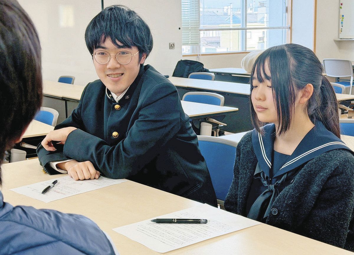 数学五輪 高志高生挑む 市川さん３年連続、橋詰さん女子大会出場