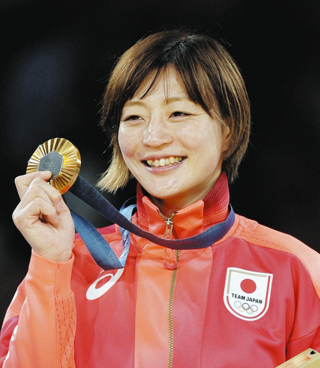 レスリング 金メダル！鏡優翔 直筆サイン色紙 パリオリンピック 角田夏実 阿部詩 レスリング 金メダル！鏡優翔 直筆サイン色紙 パリオリンピック