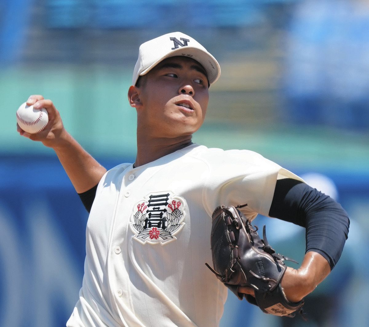 日大三、2001年の夏初優勝エースと一字違いの右腕・近藤優樹の熱投で