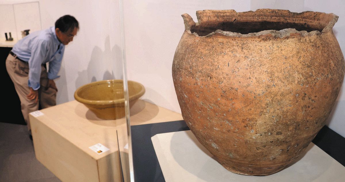 信楽の重鎮陶芸家の作品です新古品陶函 考古学の視点