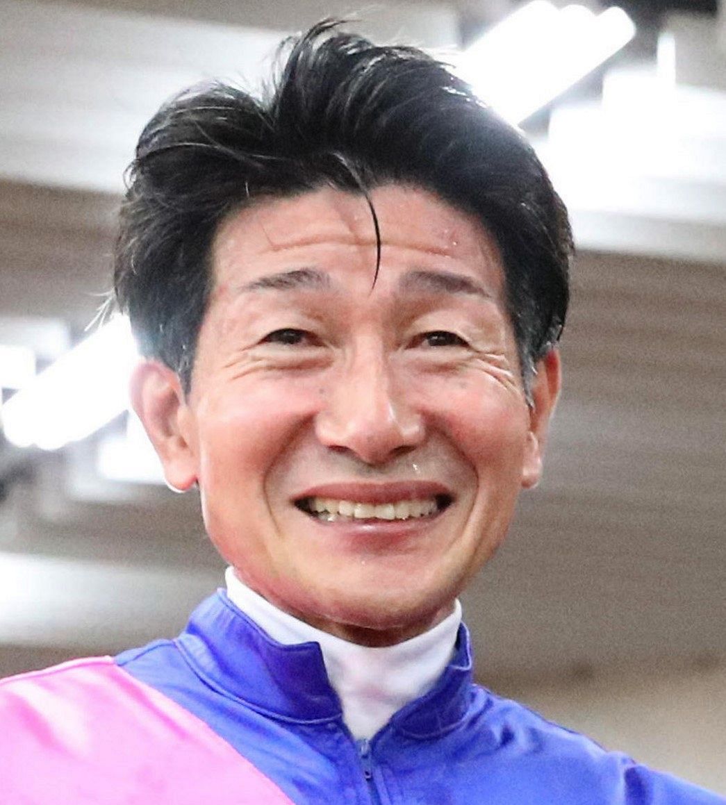 柴田善臣が自らの持つ最年長勝利記録を更新!新潟メーン、13番人気馬で逃げ切って単勝万馬券の波乱演出【中央競馬】:中日スポーツ・東京中日スポーツ